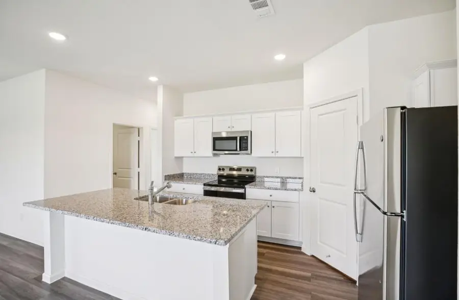 328 Sieders St, Taylor, TX 76574 - #3