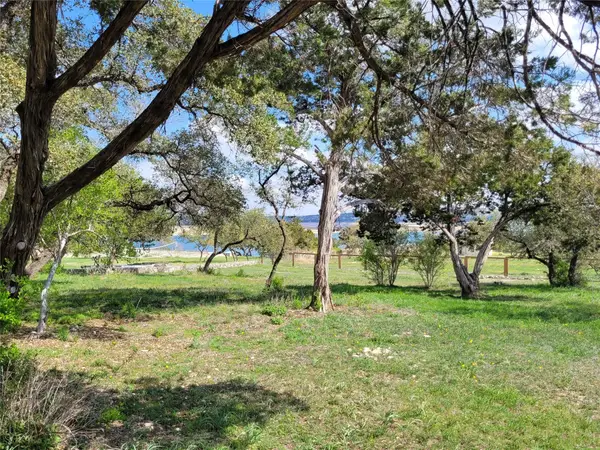 19910 Siesta Shores Dr, Spicewood, TX 78669