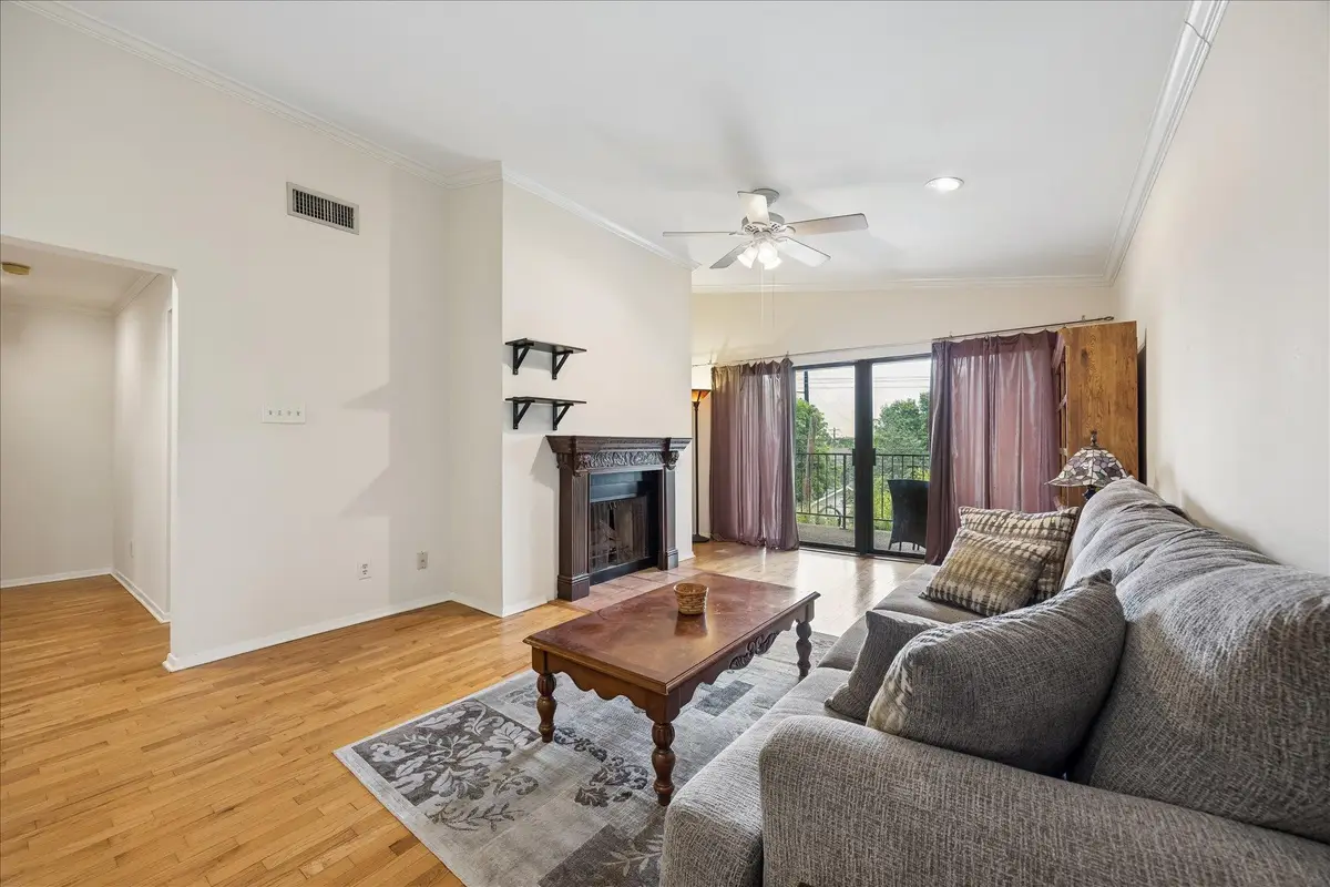 409 E 38th St #302, Austin, TX 78705 - #1