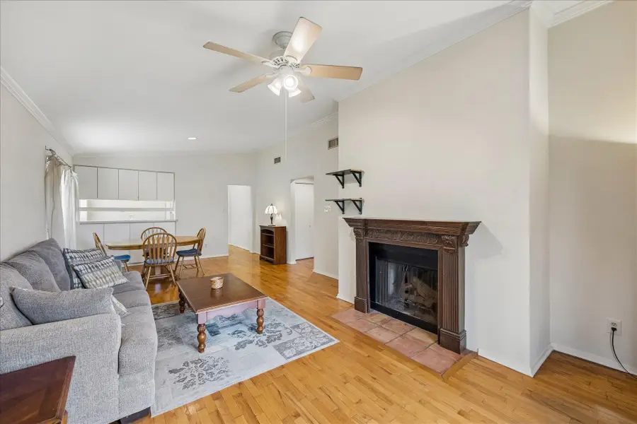 409 E 38th St #302, Austin, TX 78705 - #3