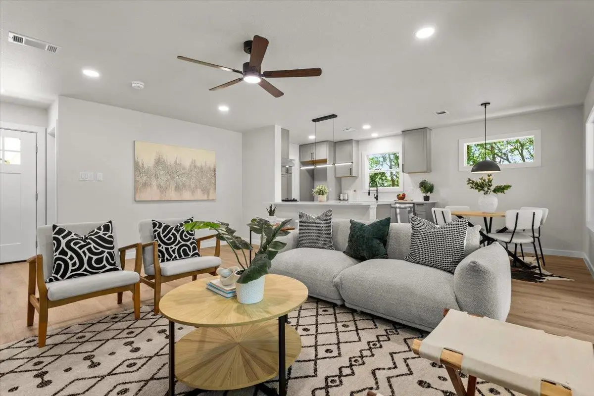 5204 Emerald Forest Dr, Austin, TX 78745 - #1