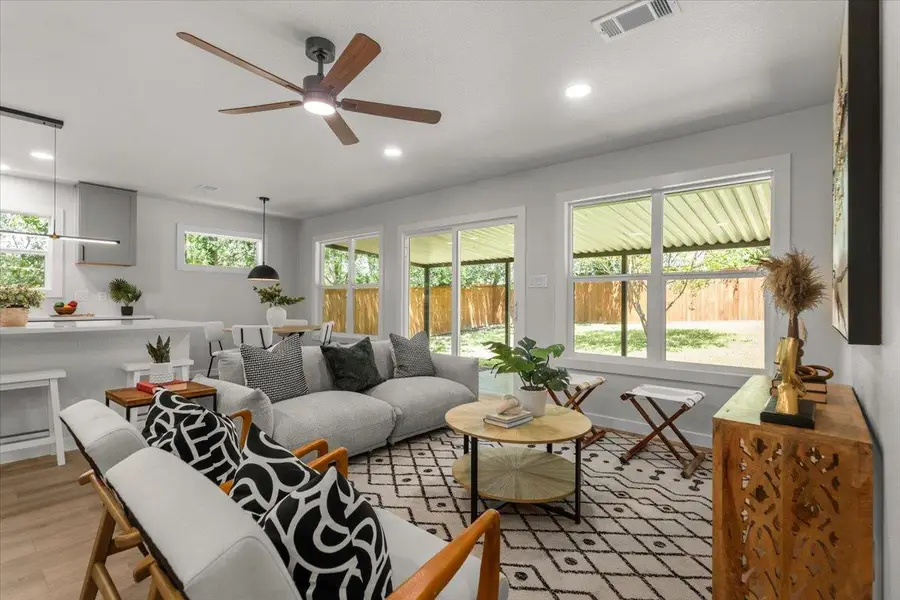 5204 Emerald Forest Dr, Austin, TX 78745 - #2