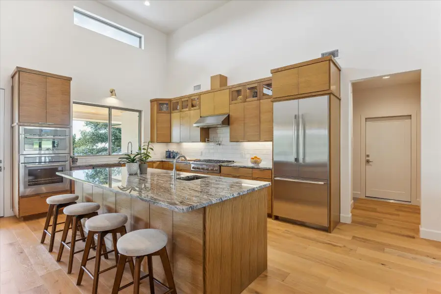 405 Spicewood Trails Dr, Spicewood, TX 78669 - Image #2