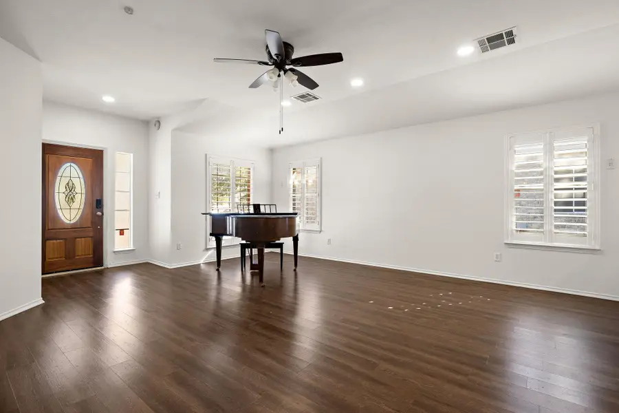 3211 Saint Genevieve Dr, Leander, TX 78641 - Image #2