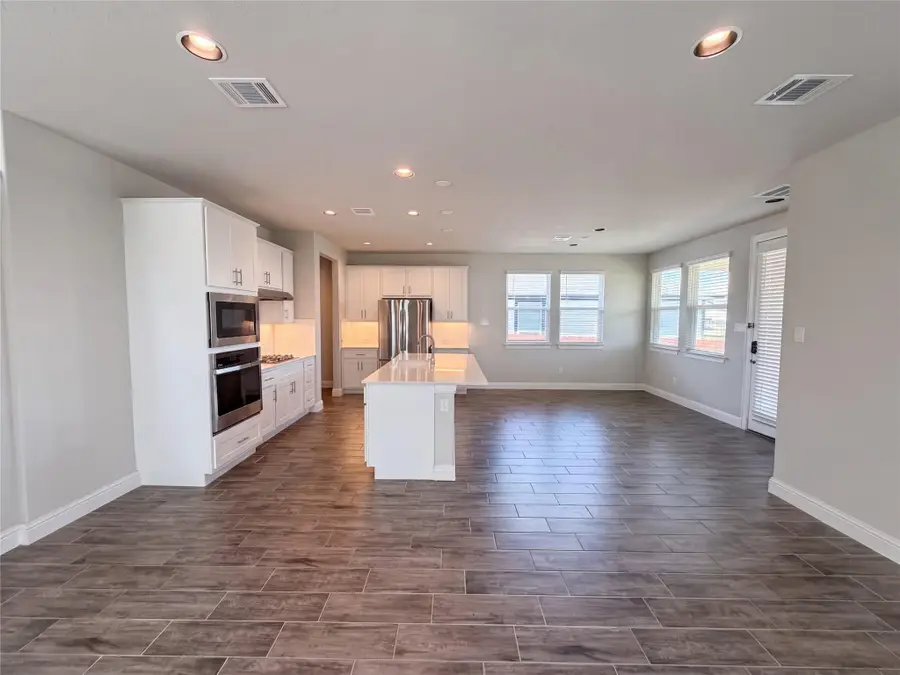 124 Crescent St, Georgetown, TX 78626 - #2