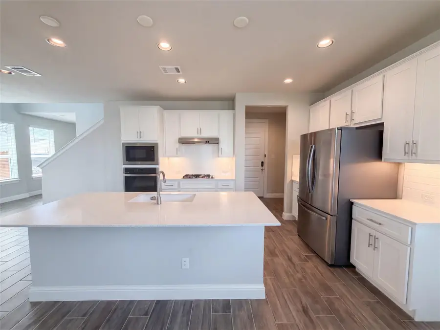 124 Crescent St, Georgetown, TX 78626 - #3