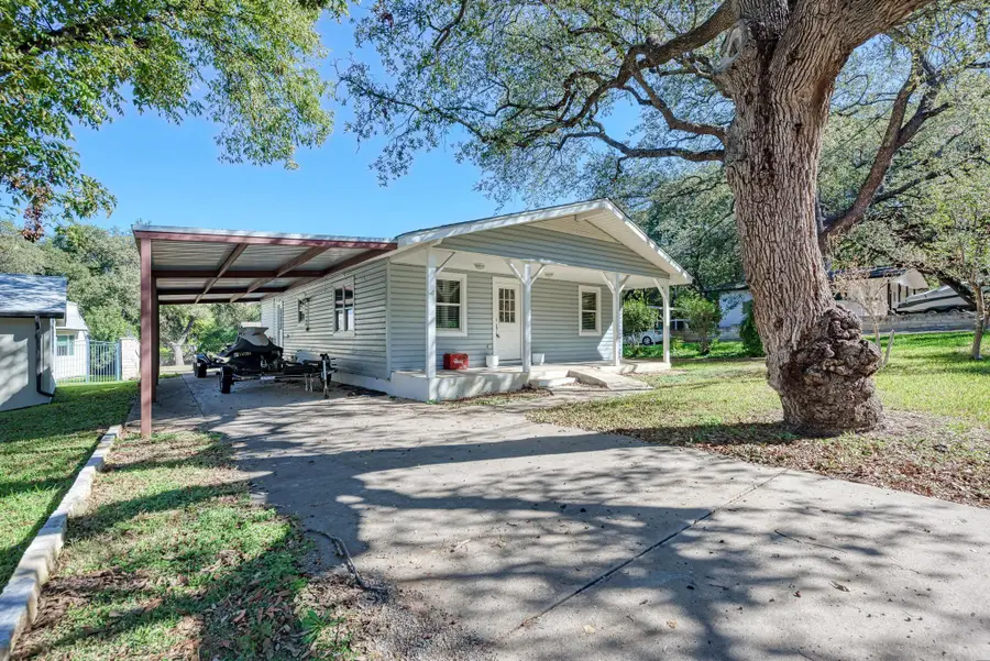 1113 County Road 132b, Kingsland, TX 78639 - Image #2