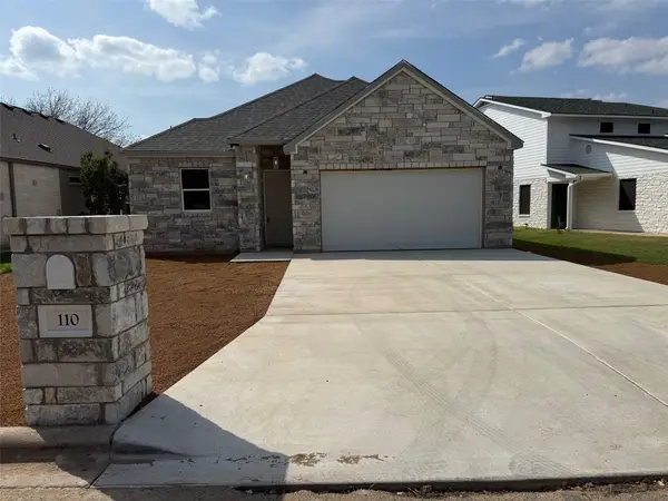 110 Firestone Place Pl, Meadowlakes, TX 78654