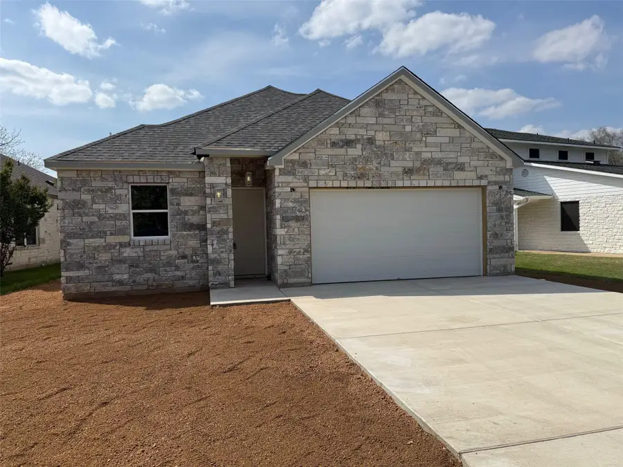 110 Firestone Place Pl, Meadowlakes, TX 78654 - #2