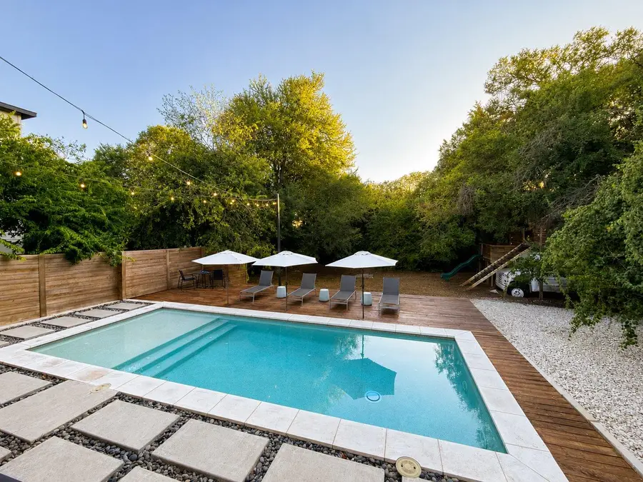 1214 Deloney St, Austin, TX 78721 - #3