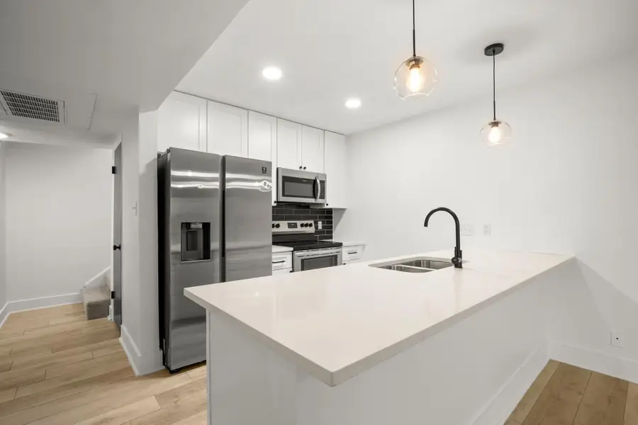 909 Reinli St #103, Austin, TX 78751 - #2