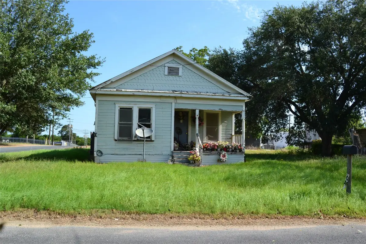 1053 Eilers St, Schulenburg, TX 78956 - Image #1