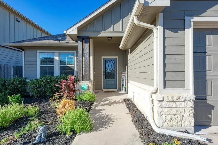 136 Finley St, Hutto, TX 78634 - #2