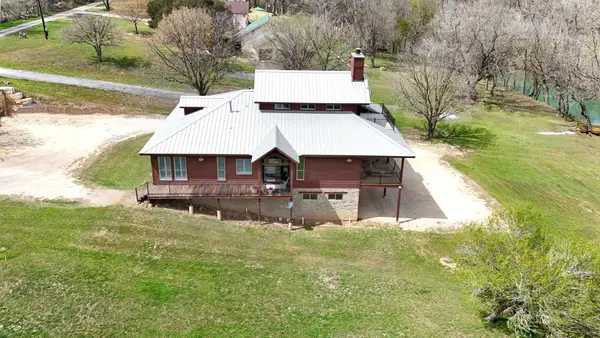 398 Redbird Ln, Kingsbury, TX 78638