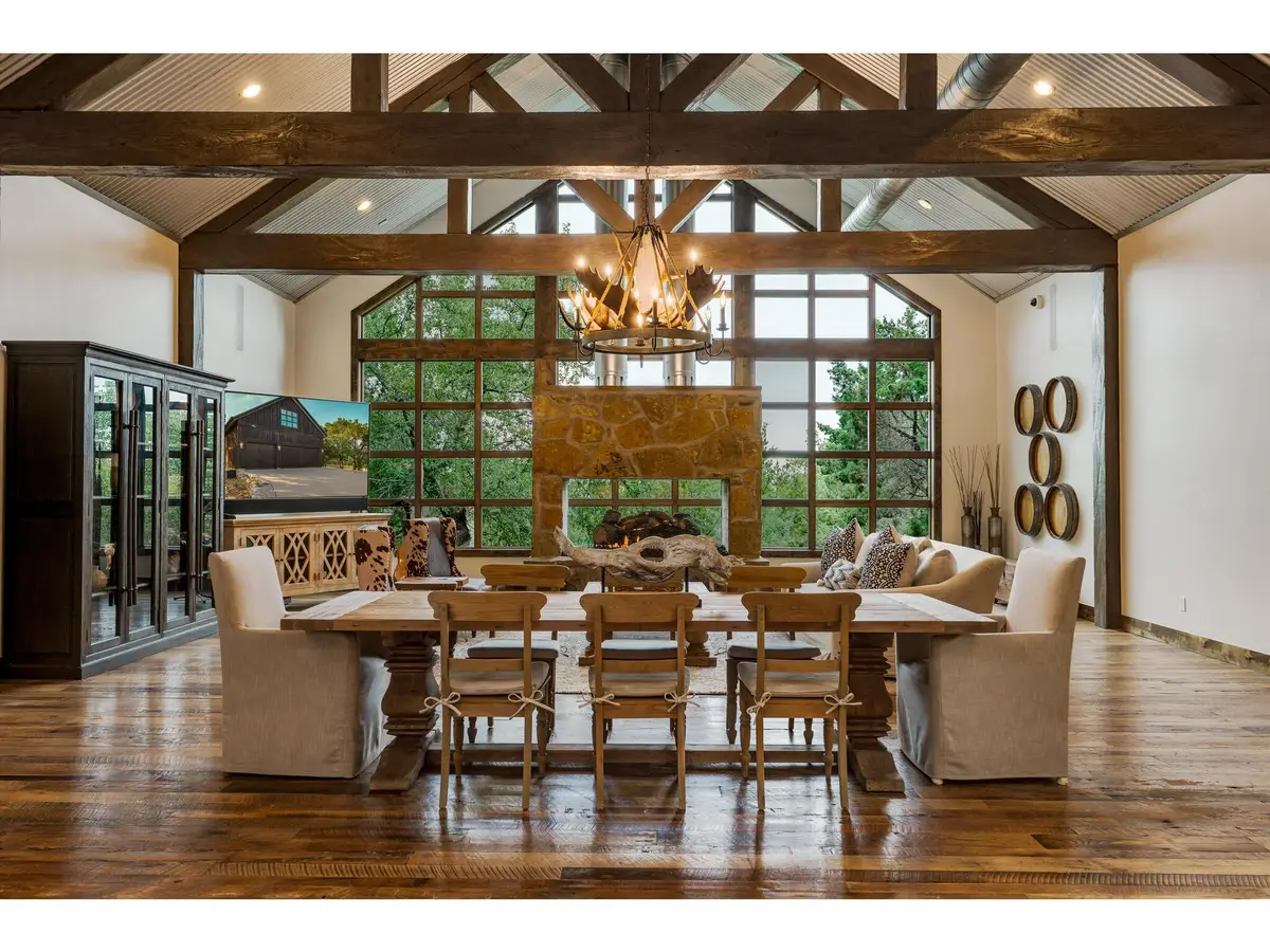 19604 Flying J Blvd, Spicewood, TX 78669 - #1