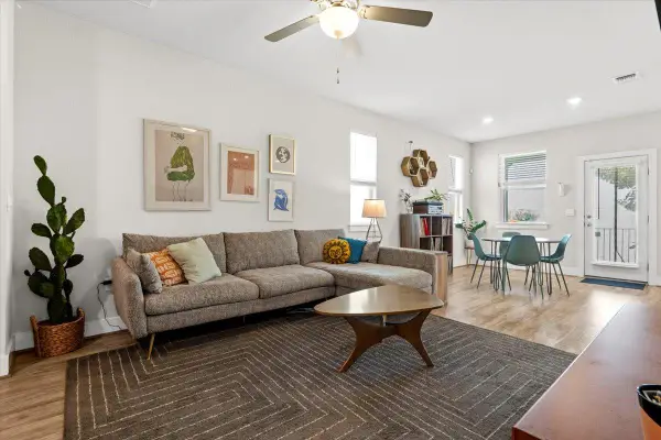 7110 Silver Star Ln, Austin, TX 78744