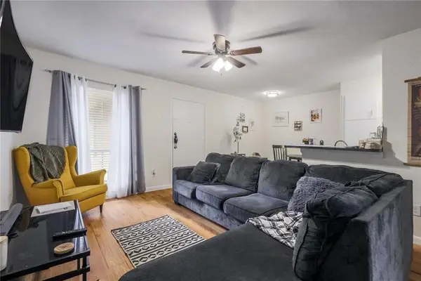 2207 Leon St #203, Austin, TX 78705