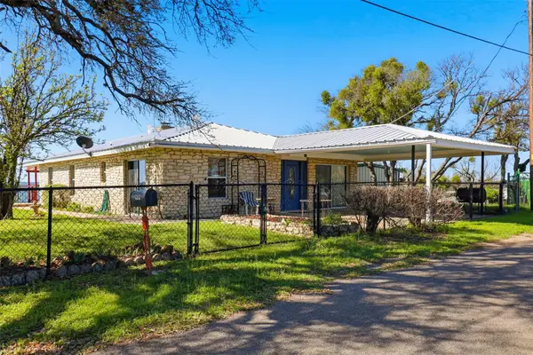 919 Lakeshore Loop, Tow, TX 78672