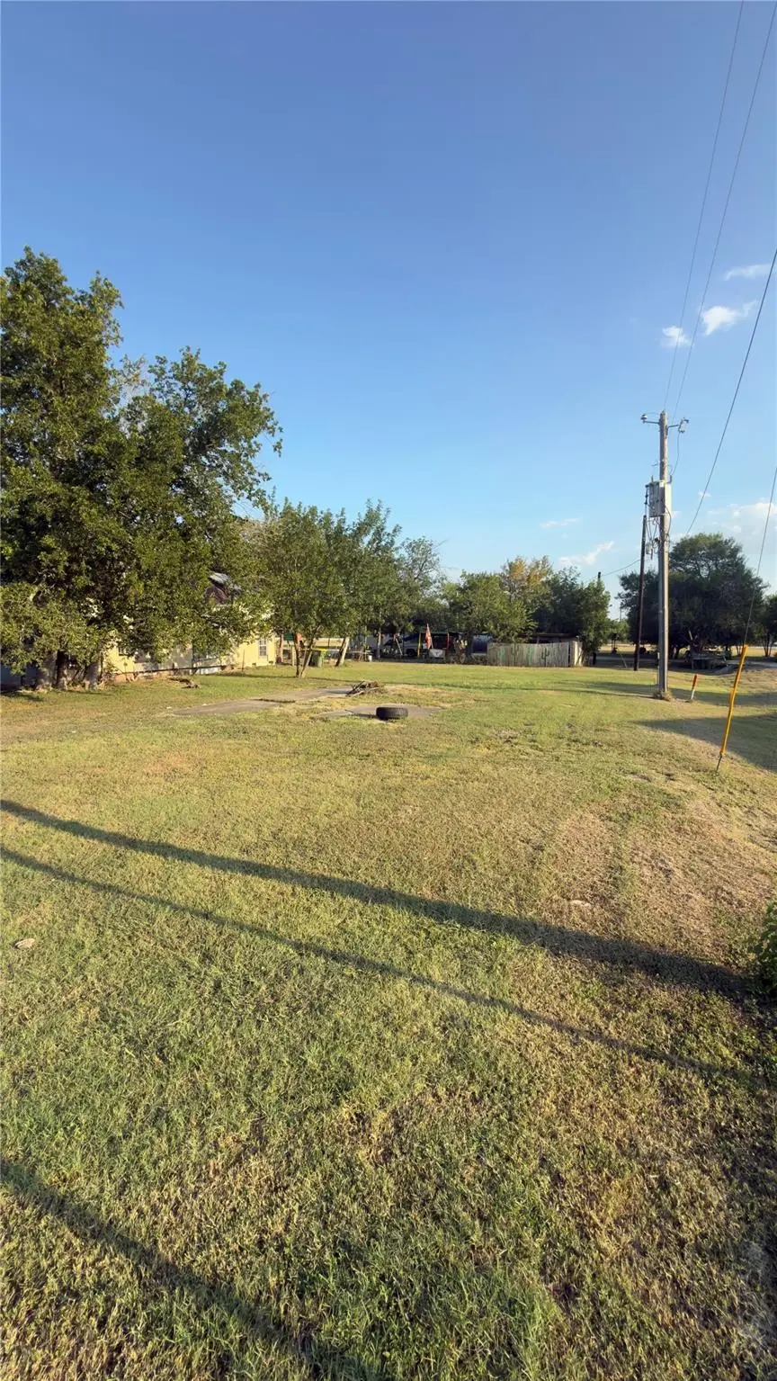 302 E Parsons St, Manor, TX 78653 - #2