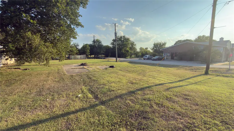 302 E Parsons St, Manor, TX 78653 - #3