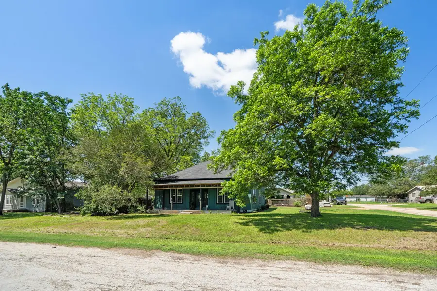 604 Avenue B, Lexington, TX 78947 - #3