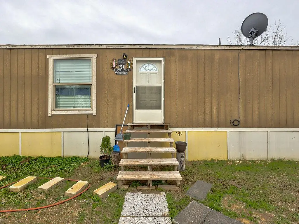 230 Gato Rd, Cedar Creek, TX 78612 - Image #1