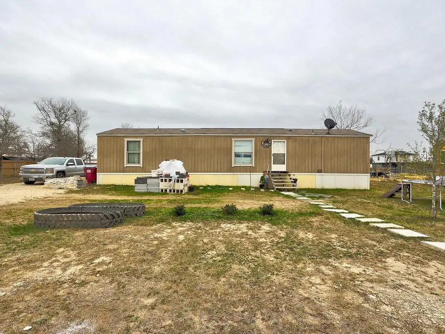 230 Gato Rd, Cedar Creek, TX 78612 - Image #2