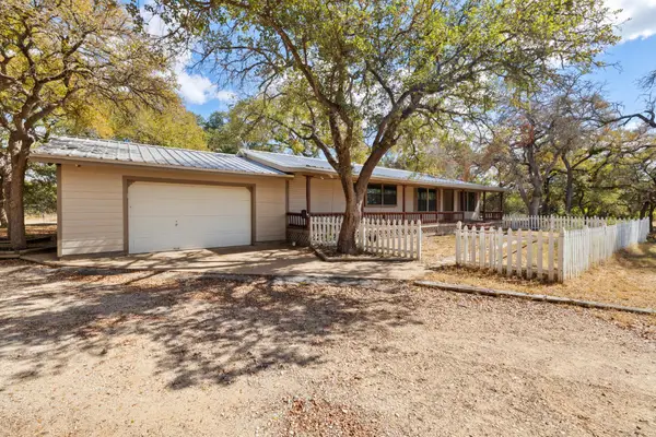 1151 Live Oak Trl, Liberty Hill, TX 78642