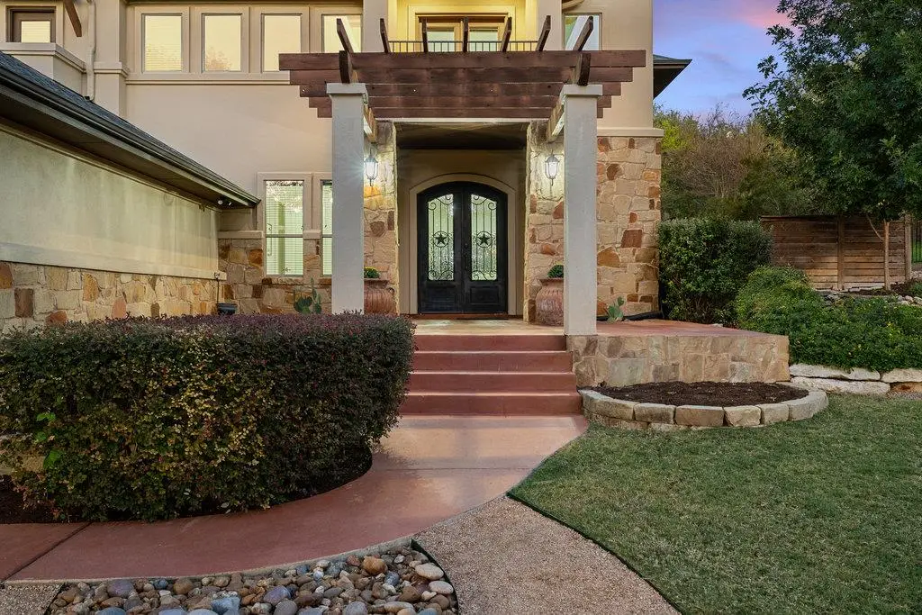1007 Ogden Dr, Austin, TX 78733 - Image #1