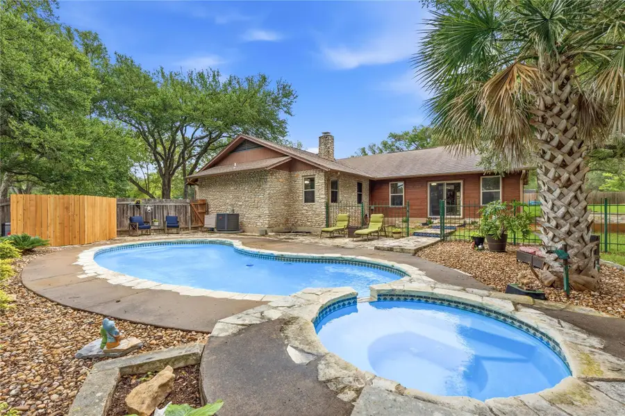 203 Leisurewoods Dr, Buda, TX 78610 - #2