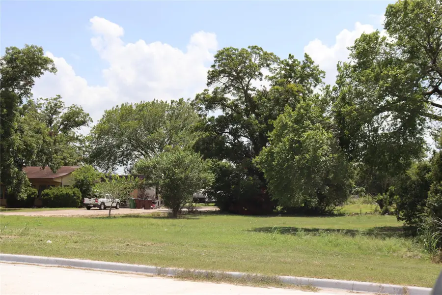 2001 Clearfork St, Lockhart, TX 78644 - #3