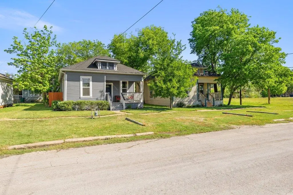 314 and 312 W 3rd St, Taylor, TX 76574 - #1