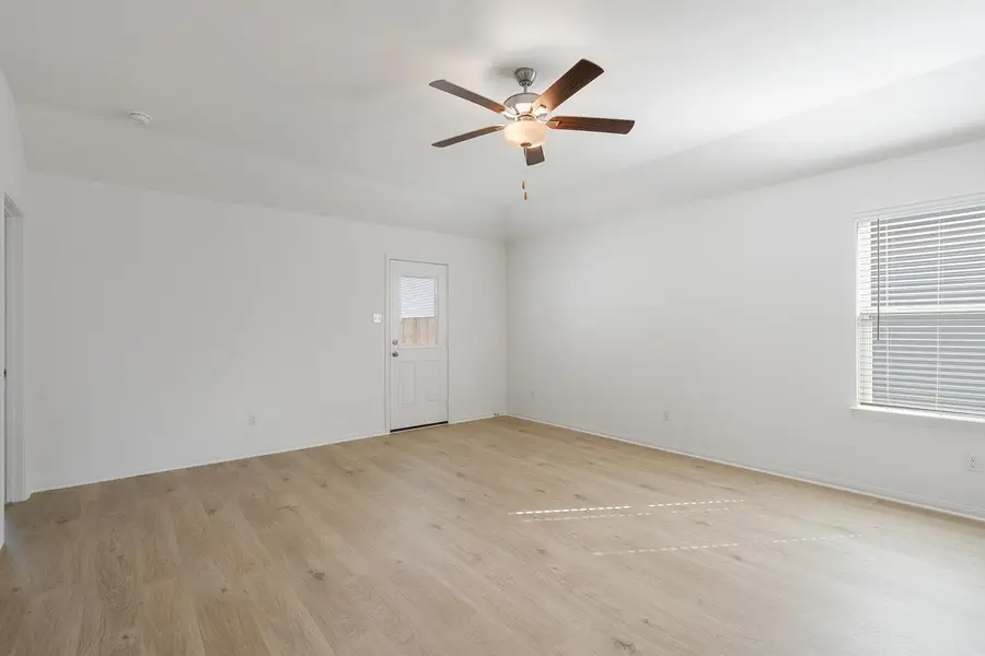 100 Paria Ct, Jarrell, TX 76537 - #3