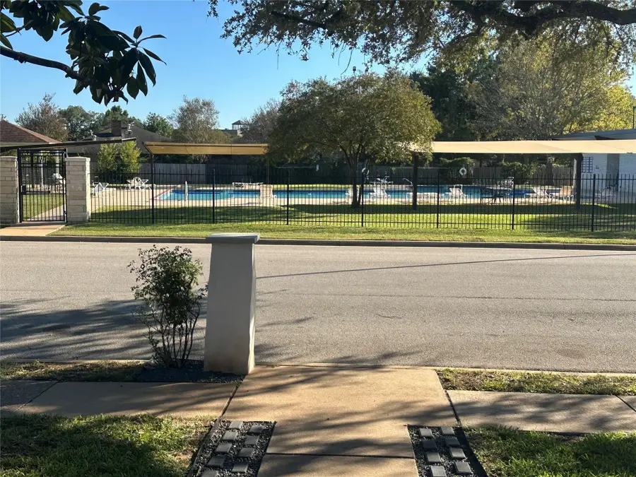 4910 Woodcreek Rd, Austin, TX 78749 - Image #3