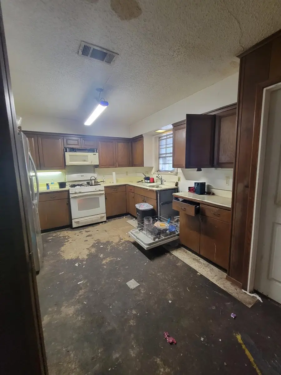 9711 Parkfield Dr, Austin, TX 78758 - #3
