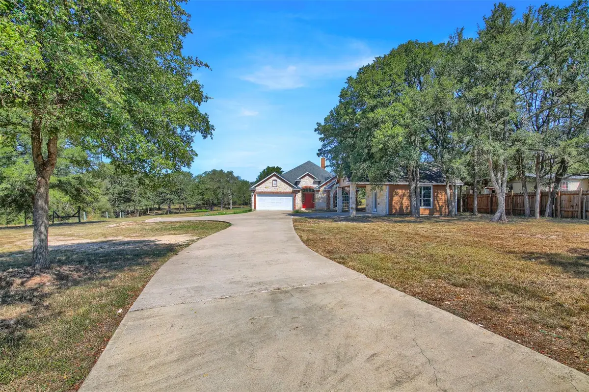 230 Heritage Oaks Dr, Cedar Creek, TX 78612 - #1