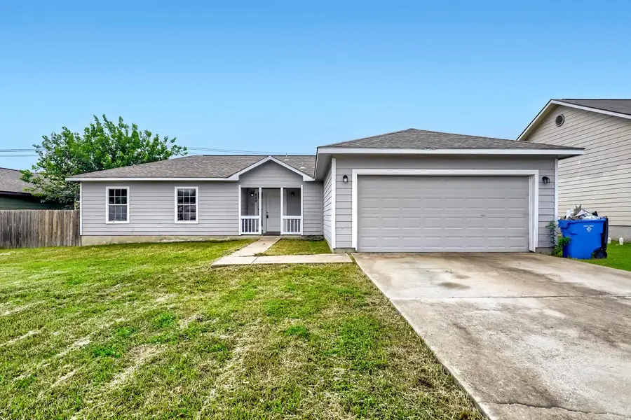 805 Debra Dr, Taylor, TX 76574 - #2
