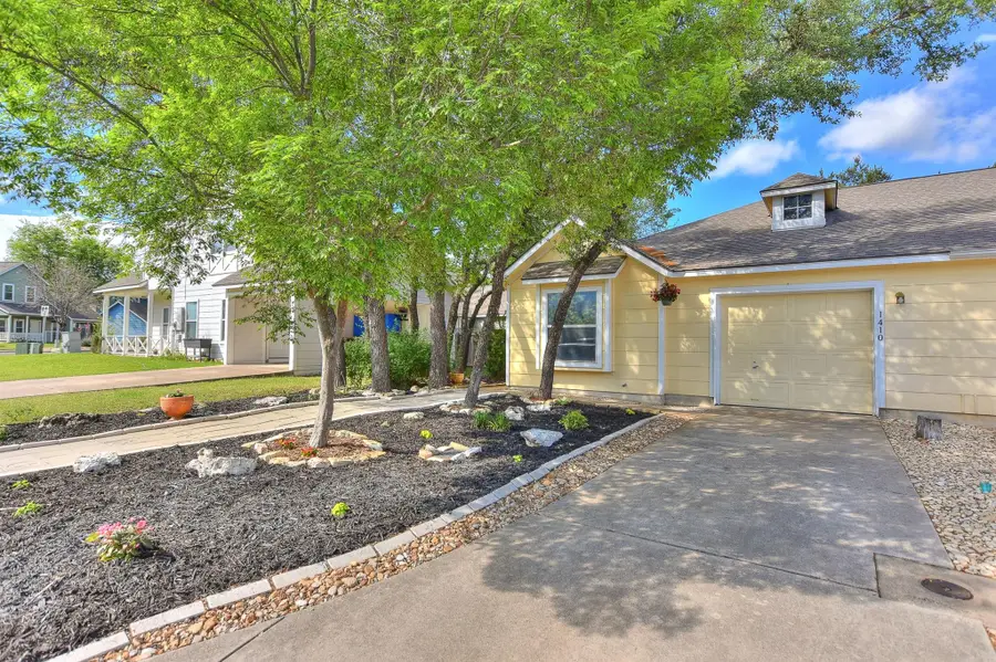 1410 E 3rd St, Georgetown, TX 78626 - #2