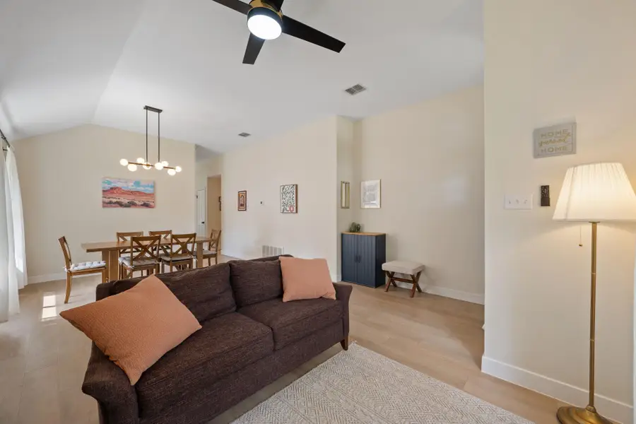2105 Yaupon Holw, Round Rock, TX 78664 - #2