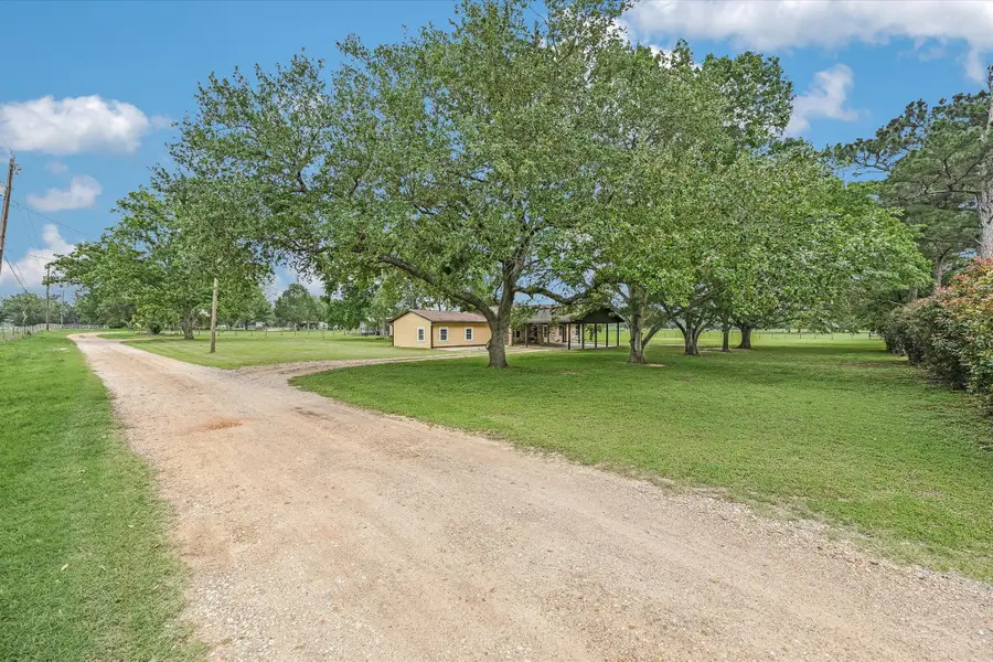 835 Jones St, Smithville, TX 78957 - #2