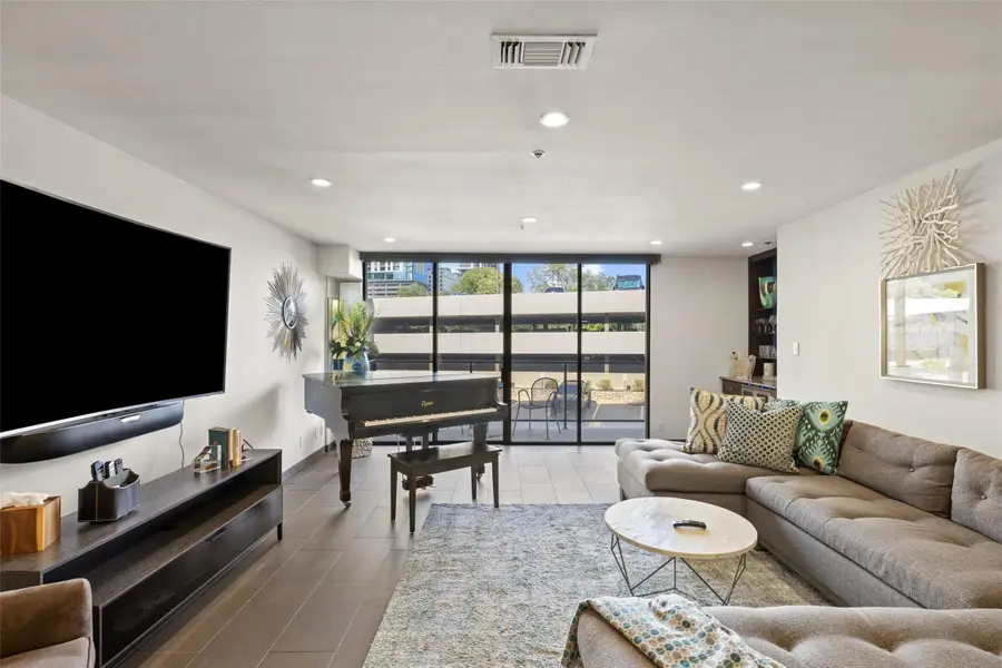 40 N Interstate 35 #2C1, Austin, TX 78701 - #3