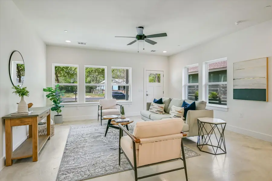 1121 Walton Ln #B, Austin, TX 78721 - #3