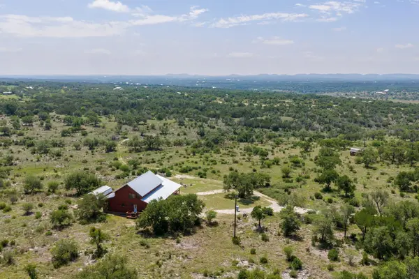 611 Weddle Rd, Johnson City, TX 78636