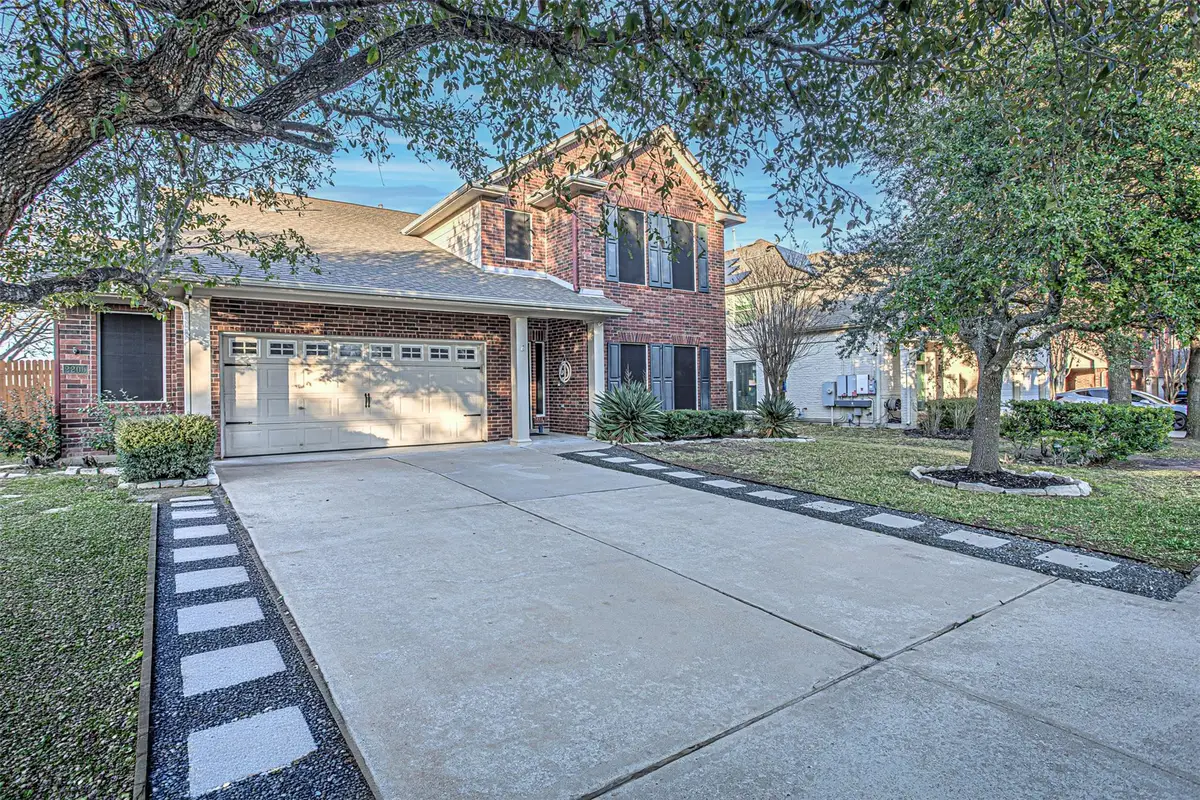2200 Hayfield Sq, Pflugerville, TX 78660 - #1