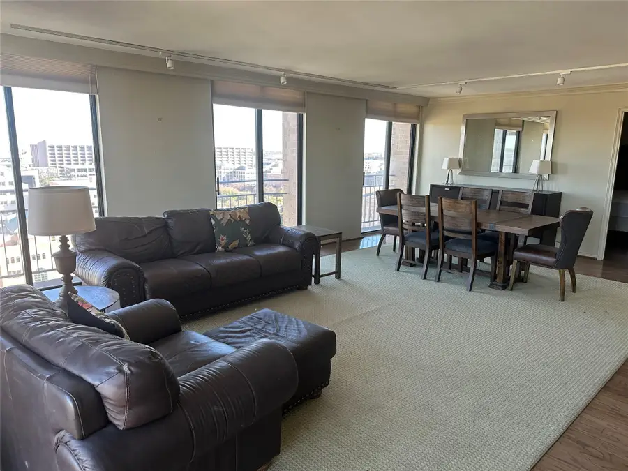 1122 Colorado St #1902, Austin, TX 78701 - Image #3