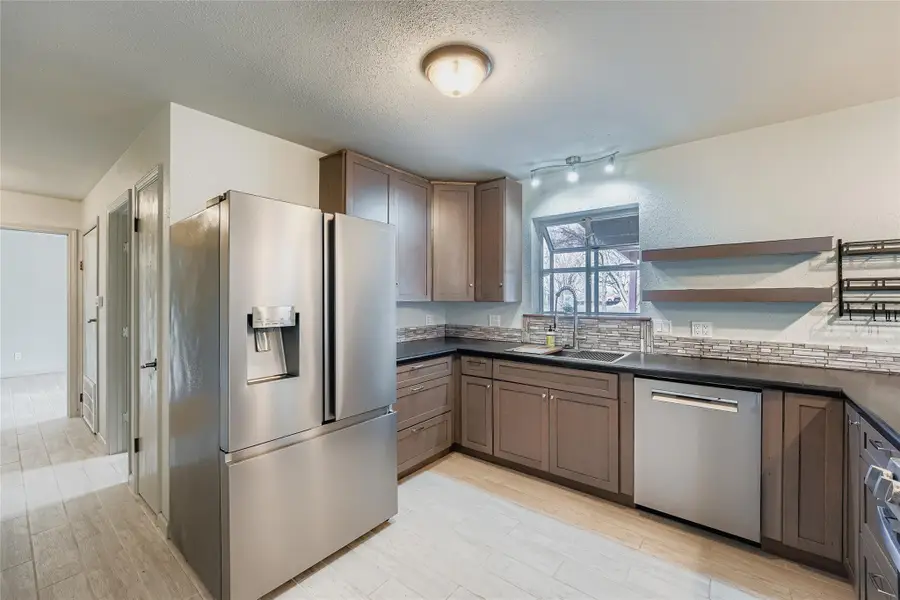 410 Magnolia St, Bastrop, TX 78602 - Image #3