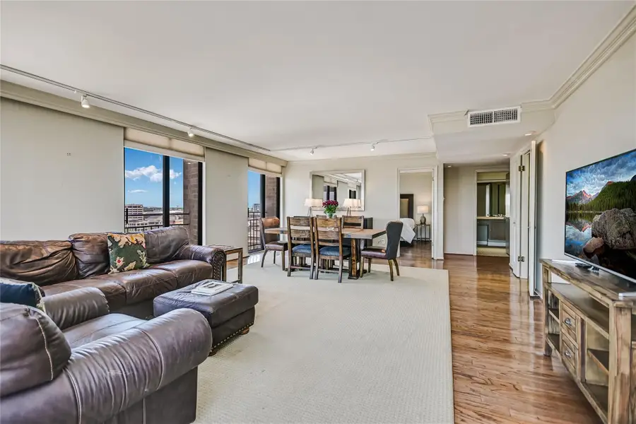 1122 Colorado St #1902, Austin, TX 78701 - #3