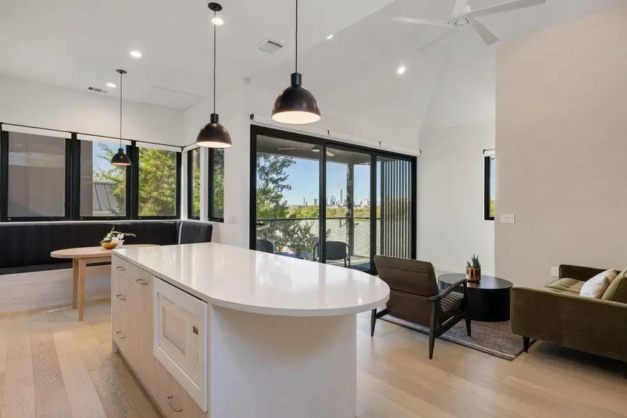 4707 Reyes St #2, Austin, TX 78721 - #3