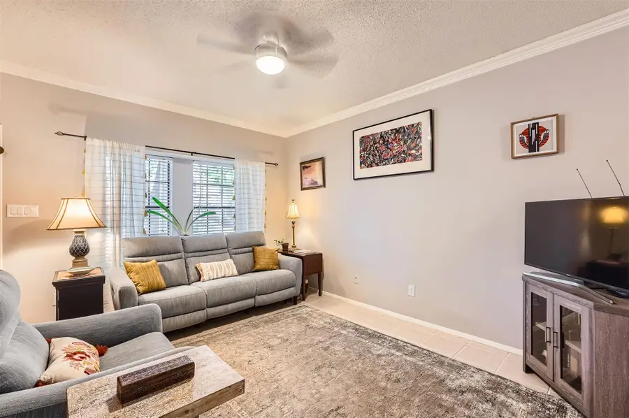 11901 Swearingen Dr #30, Austin, TX 78758 - Image #2