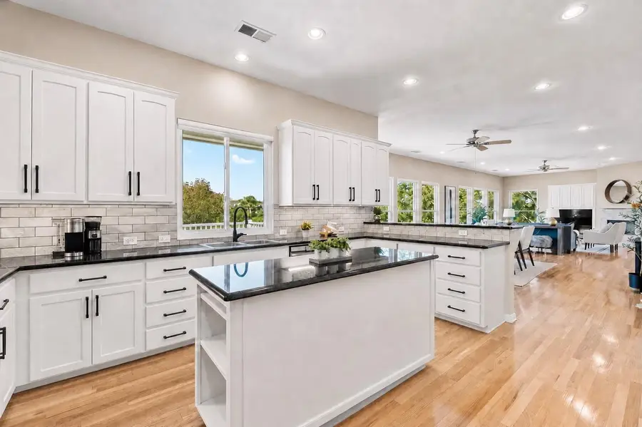 209 Overlook Ct, Georgetown, TX 78628 - #3